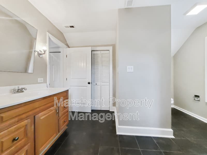 Greenville House: 111 W. Hillcrest Drive