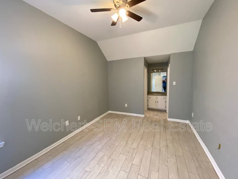 Memphis House: 5508 Emerald Hills Drive