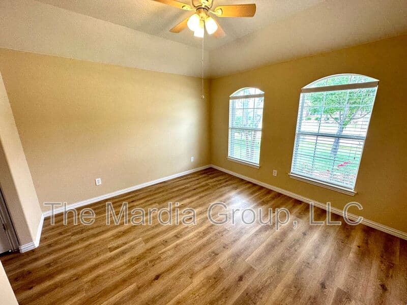 Princeton House: 221 Creekwood
