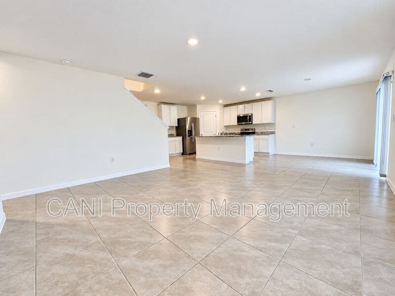 Wimauma House: 16535 Windmill Forge Pass