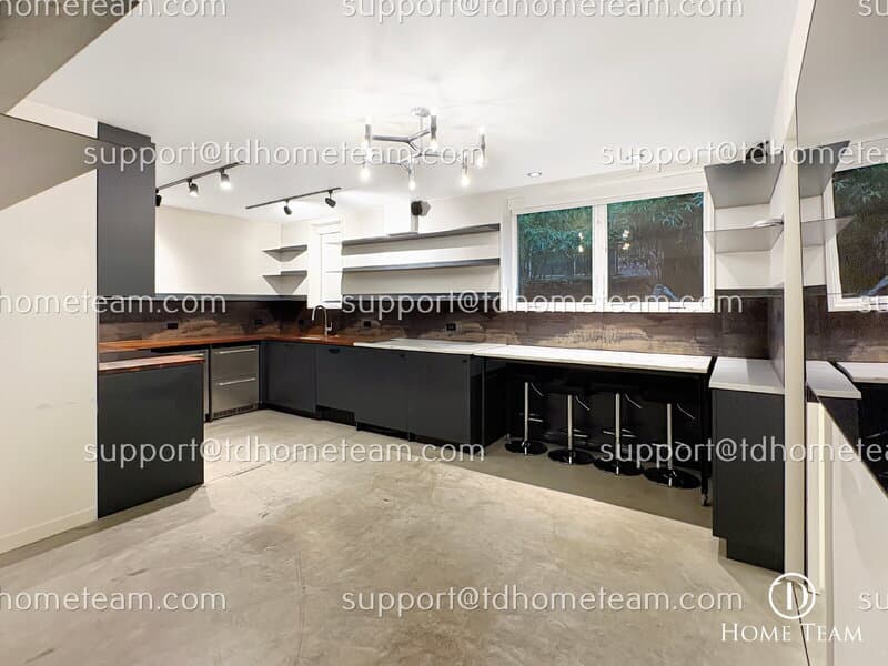Seattle Condo: 214 Summit Ave E