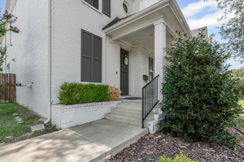 Fort Worth House: 2409 West Robert Street