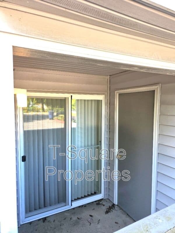 Seattle House: 7041 S 116th PL