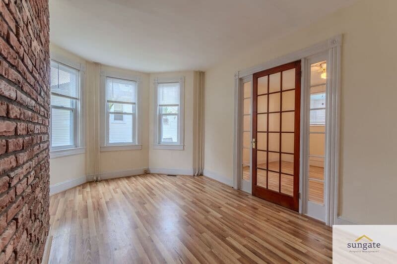 Baltimore Condo: 2900 E Strathmore Ave