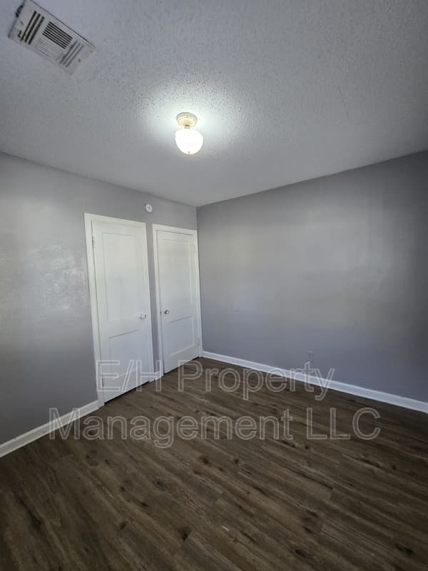 Wichita House: 915 Harding Street