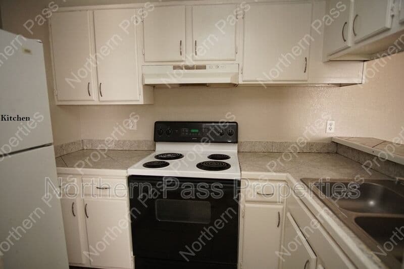 El Paso Condo: 4700 Maxwell Ave