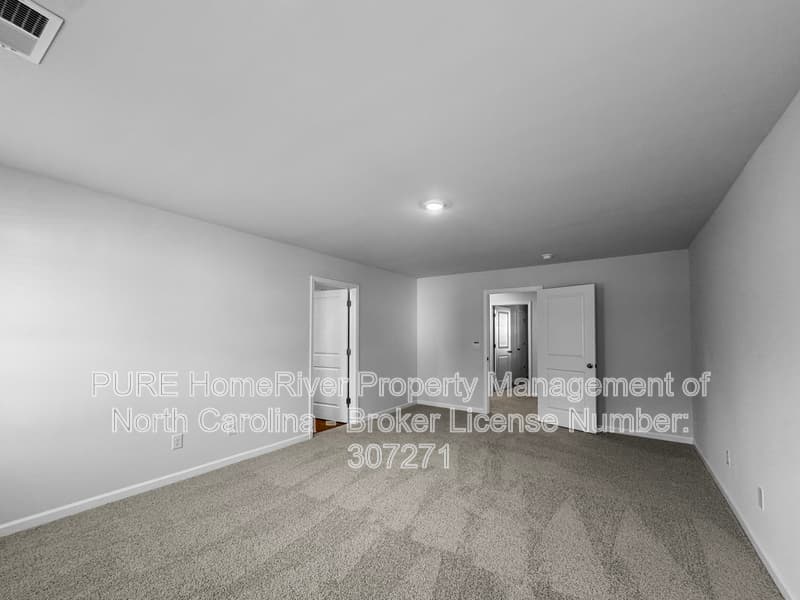Winston Salem House: 4716 Mount Hope Dr