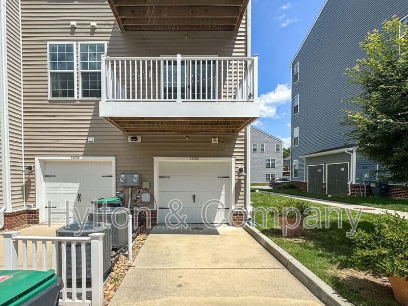 Richmond Townhome: 5920 Whitehurst Ln