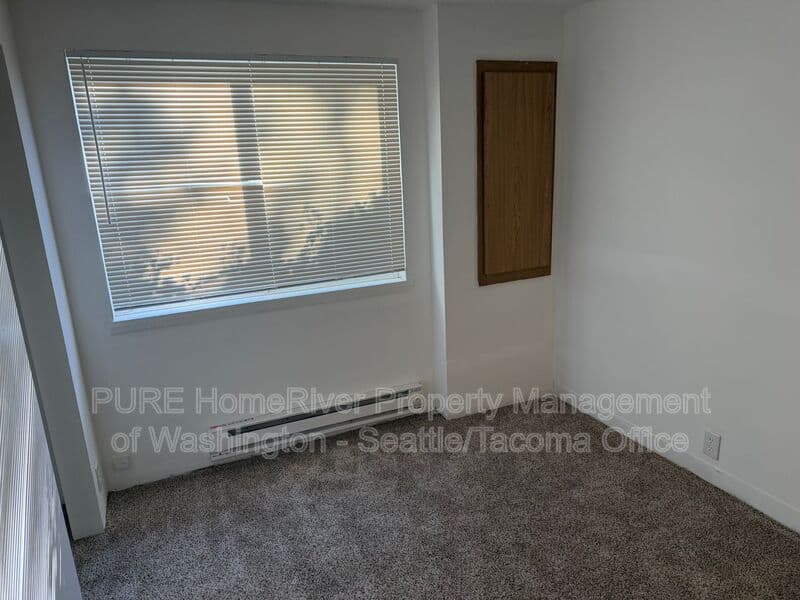 Seattle Apartment: 907 SW Holden St