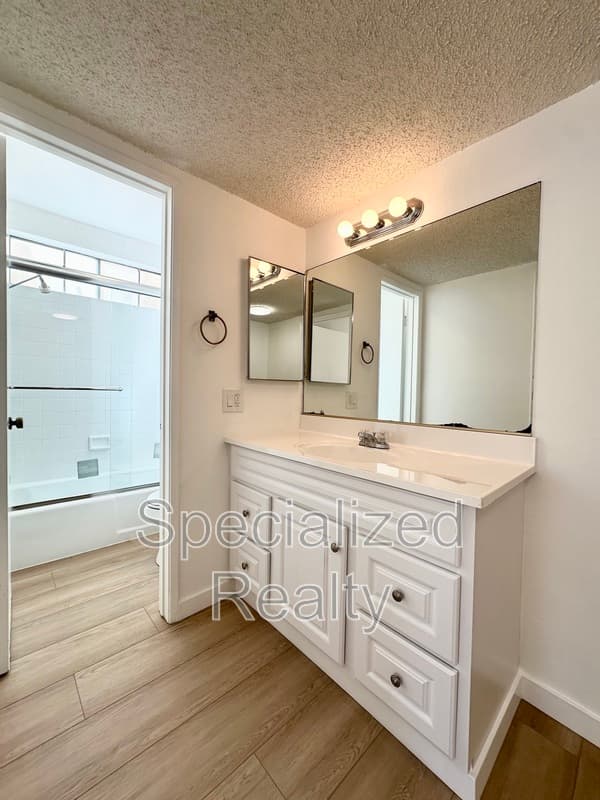 Los Angeles Condo: 1964 Rodney Drive