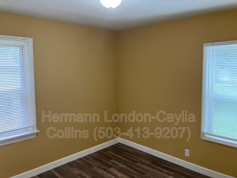 Saint Louis House: 251 Georgia Avenue