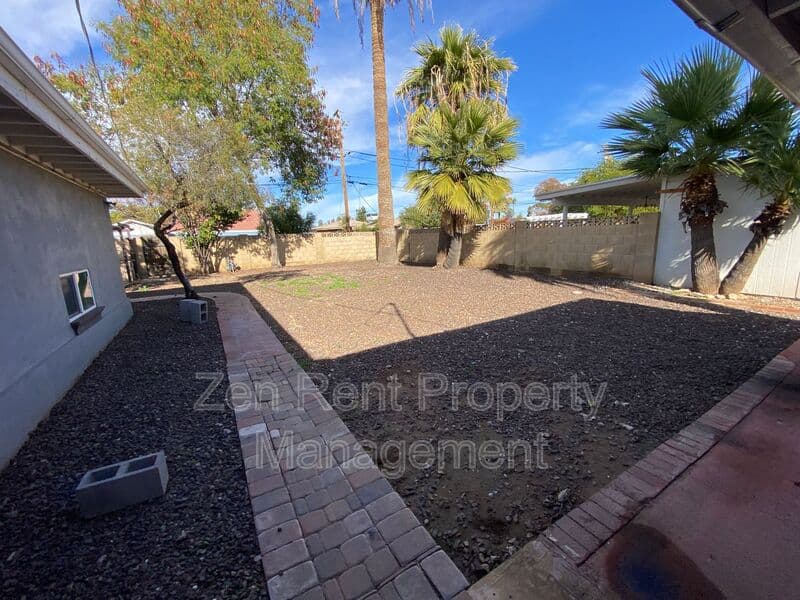 Phoenix House: 2032 W Medlock Drive