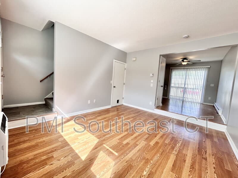 Plainfield Condo: 98 Canterbury Road