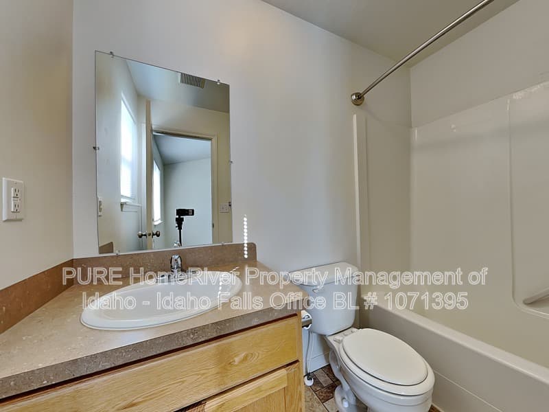 Ammon Condo: 1629 N Stevens Dr