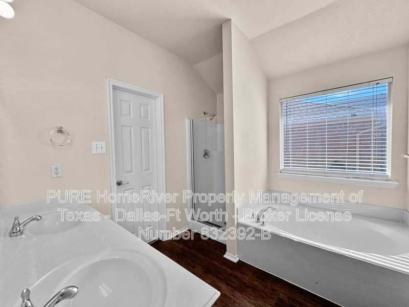 Forney House: 2215 Overton Dr
