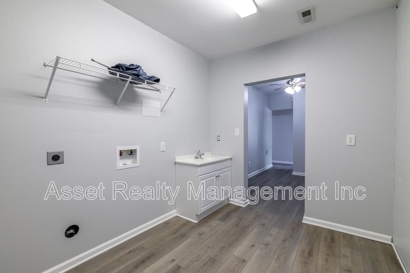 Knoxville House: 1217 Dreamview Lane