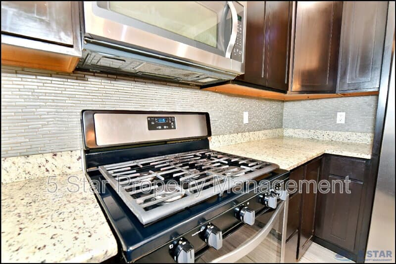El Paso House: 14972 Louis Baudoin !!