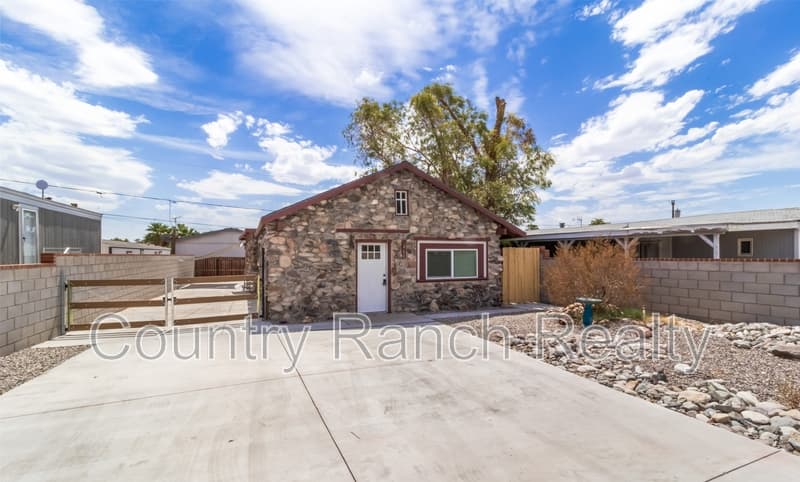 Bullhead City House: 460 Patillo Drive