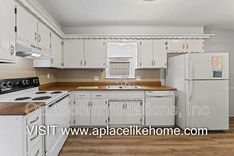 Olathe House: 1013 E. Layton Dr
