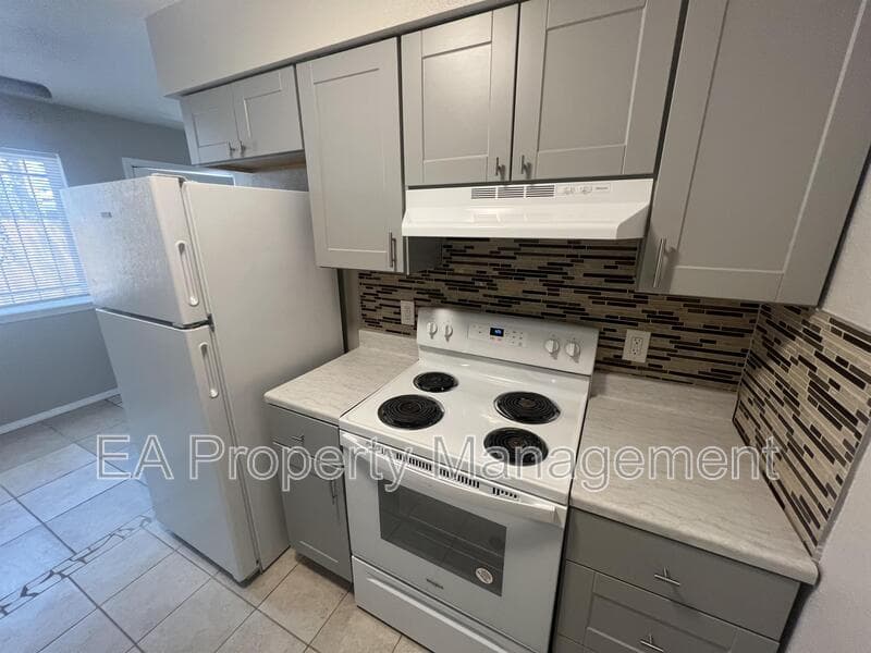 Albuquerque House: 12809 Dorado Dr SE