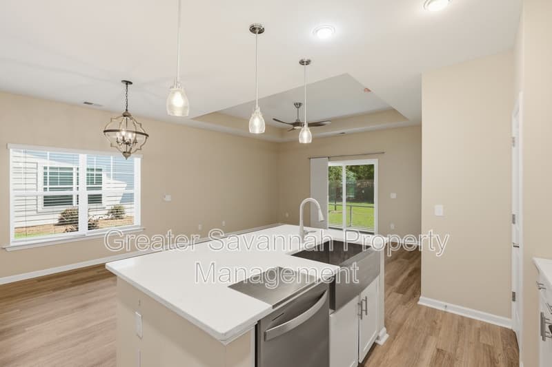 Pooler Townhome: 130 Danbury Court