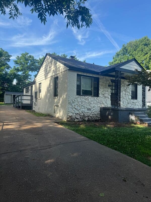 Memphis House: 1981 Boyle Ave