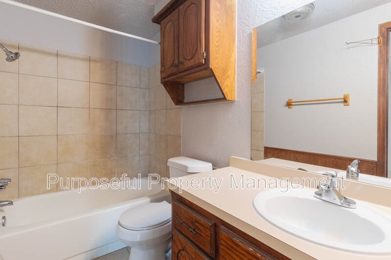 Oklahoma City House: 930 Southwest 63rd Street