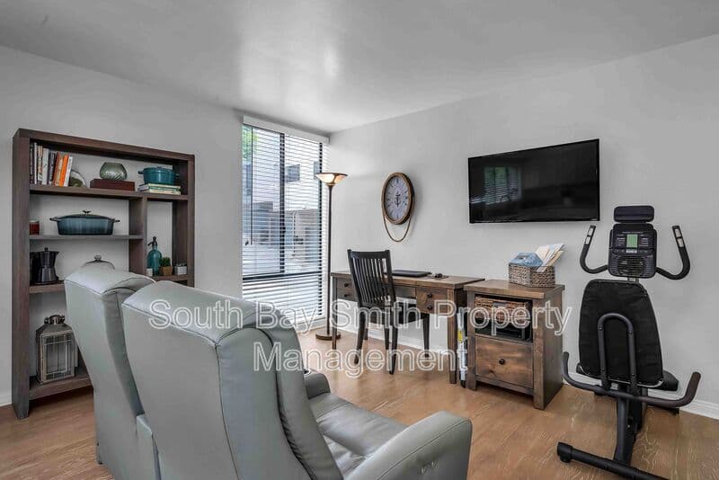Redondo Beach Condo: 420 Palos Verdes Blvd