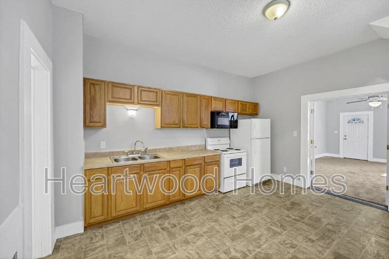 Columbia Condo: 117 Church Street