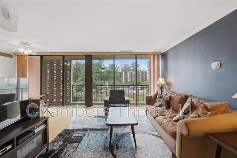 Alexandria Condo: 8 S Van Dorn St