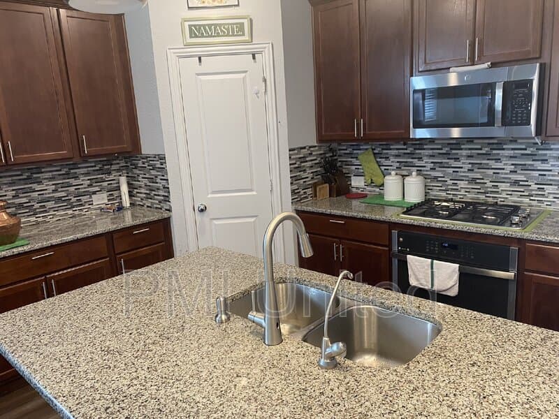 Fort Worth House: 429 Halwin Drive