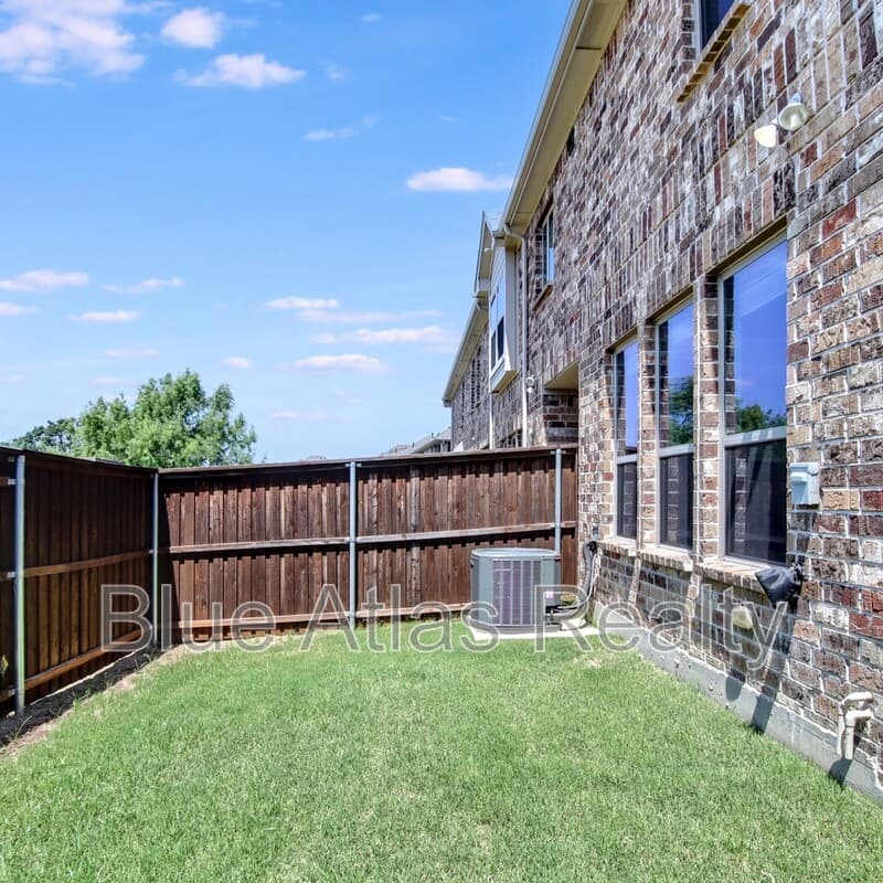 Allen House: 544 Sequoia Street