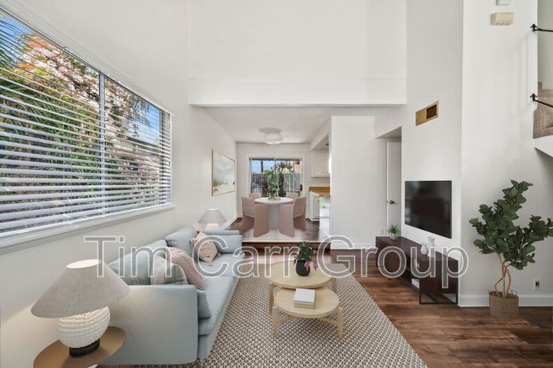 Costa Mesa Condo: 1787 Tustin Ave