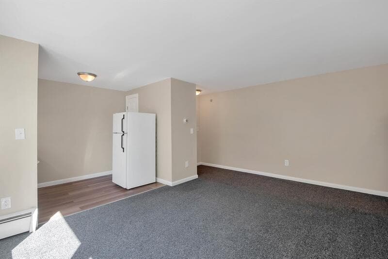 East Hartford Condo: 353 A Main Street