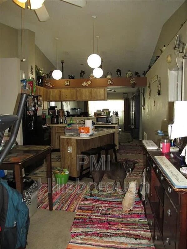 Brandon House: 914 Burlwood Street