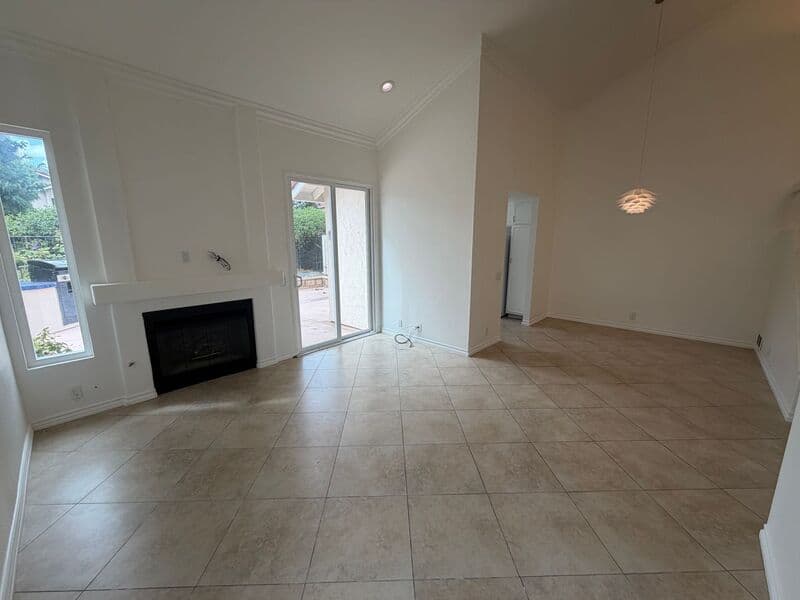 San Diego House: 7110 Caminito Zabala