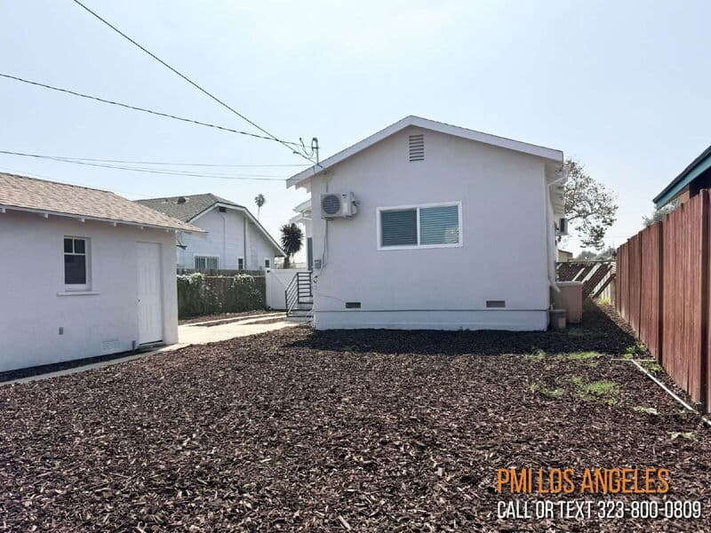 Los Angeles House: 1313 West 84th Place