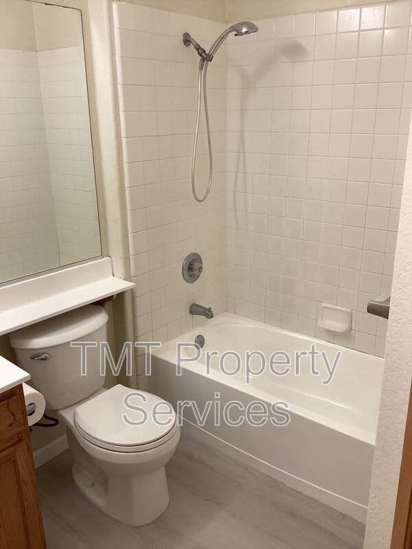 Elk Grove House: 10012 Mosaic Way
