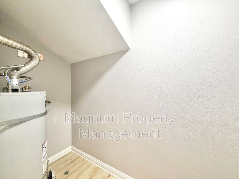 Murrieta House: 41410 Juniper St