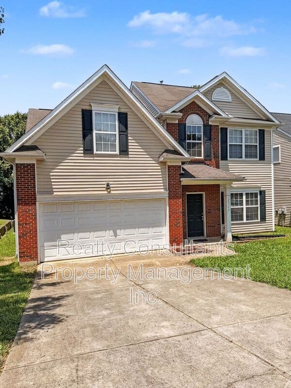 Charlotte House: 2717 Forest Grove Ct