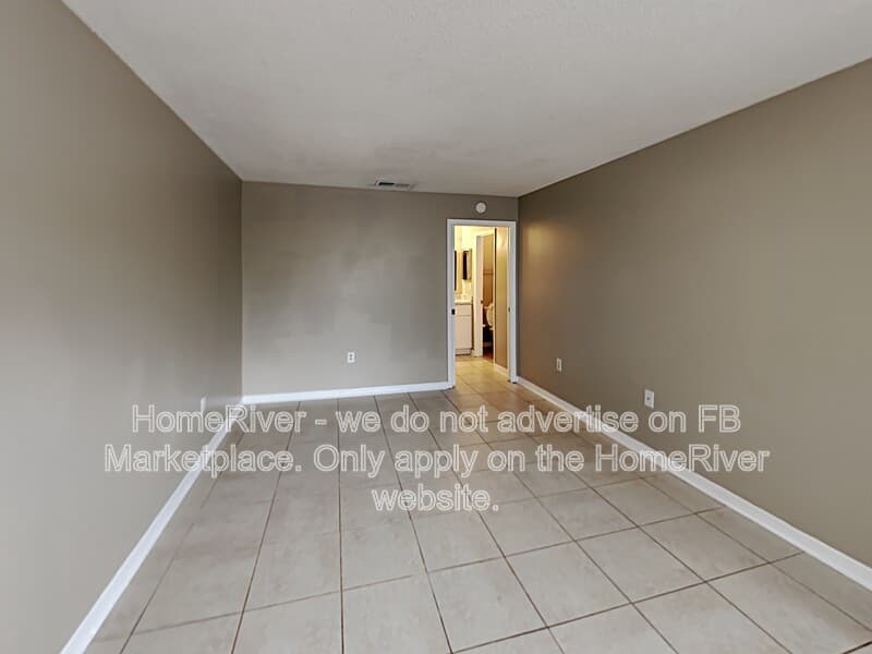 Kissimmee Townhome: 565 Hunter Cir