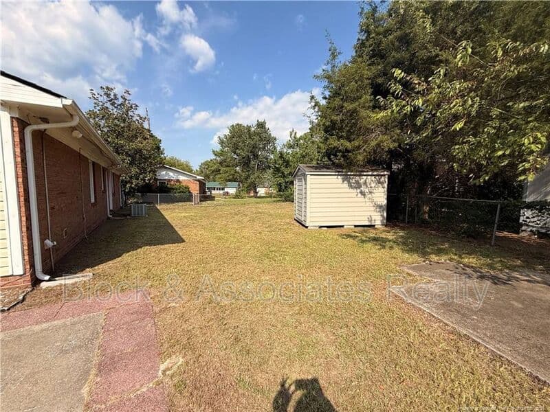 Hope Mills House: 4805 Fellows Ct
