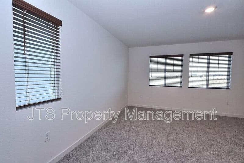 Roseville House: 2049 Shady Tree Circle