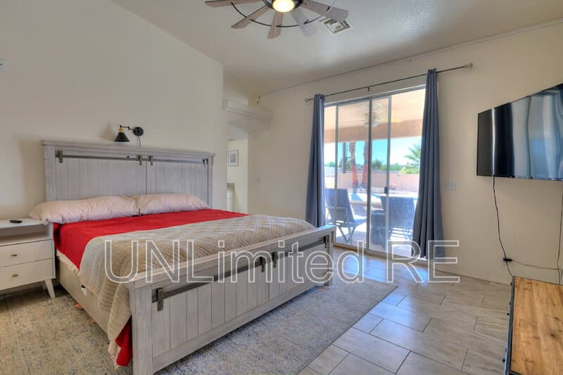 Lake Havasu City House: 304 Acoma Blvd S