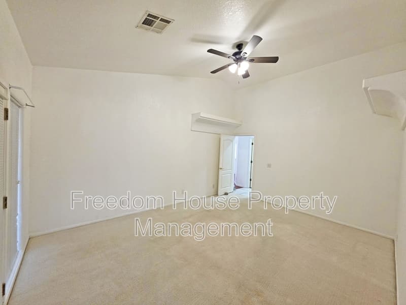 Pahrump House: 2060 River Plate Drive
