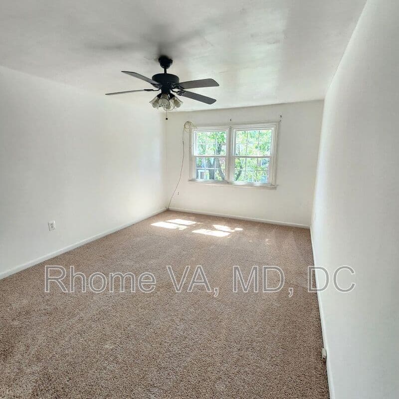 Fairfax Condo: 9473 Fairfax Blvd