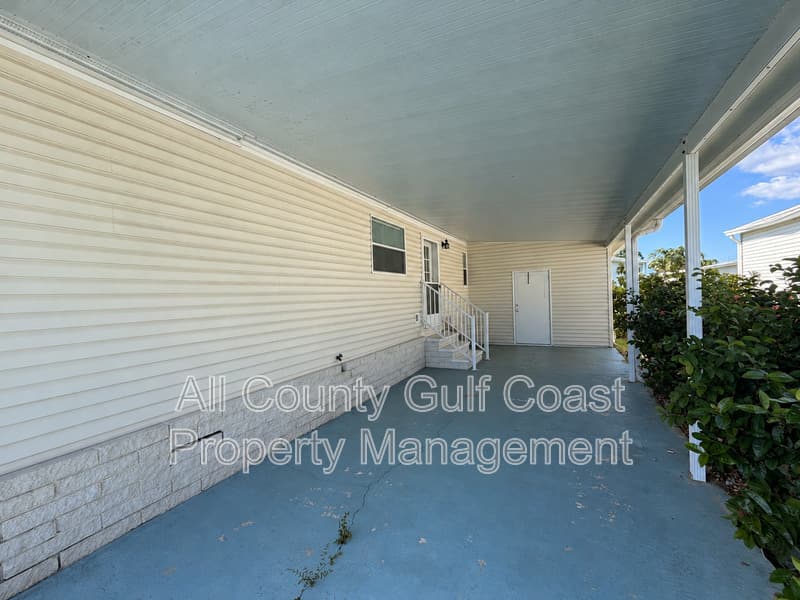 Parrish House: 9808 Cape Haze Cir