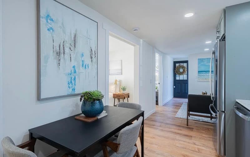 Monterey House: 518 Cortes St