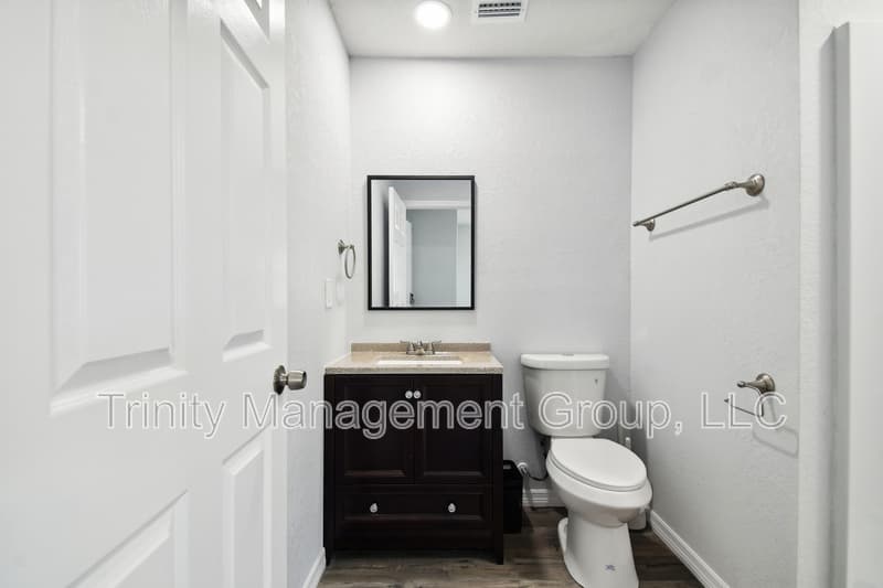 Dunedin House: 1051 Dogwood Drive - Room 1