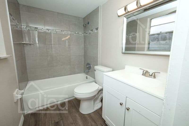 Orlando House: 4746 Cepeda St